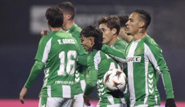 El Betis sella la clasificación gracias a la magia de Riquelme y Antony