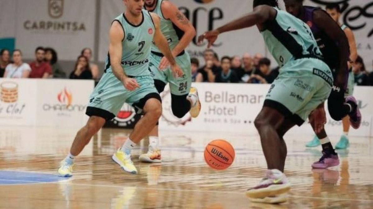 Valladolid, una filial de Ibiza, cierra la puerta a su cantera