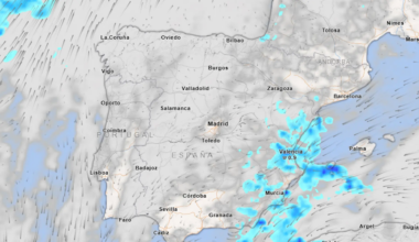 Ocho provincias estarán en alerta este miércoles por lluvias, tormentas, oleaje y nieblas