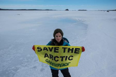 Elena Anaya rueda en un documental en el Ártico para colaborar con Greenpeace (2015)