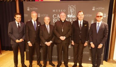 La presentación del centenario de la muerte de Gaudí contó con la asistencia de representantes de todos los ámbitos de la sociedad leonesa.