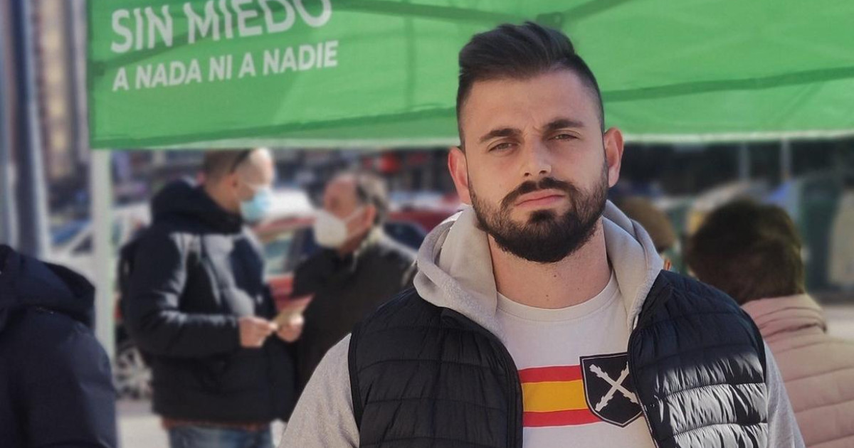 Vox expedienta a uno de los dirigentes de Revuelta, al que acusa de falsificar la firma de su superior varias veces y filtrar audios