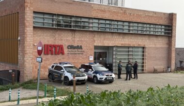 Guardia Civil y Mossos entran en el centro de investigación CReSA para realizar un registro sobre el brote de peste porcina