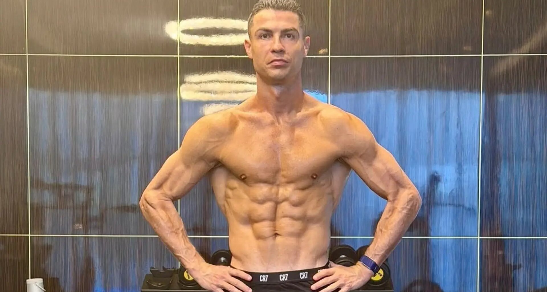 su asombroso cuerpo "después de la sauna"