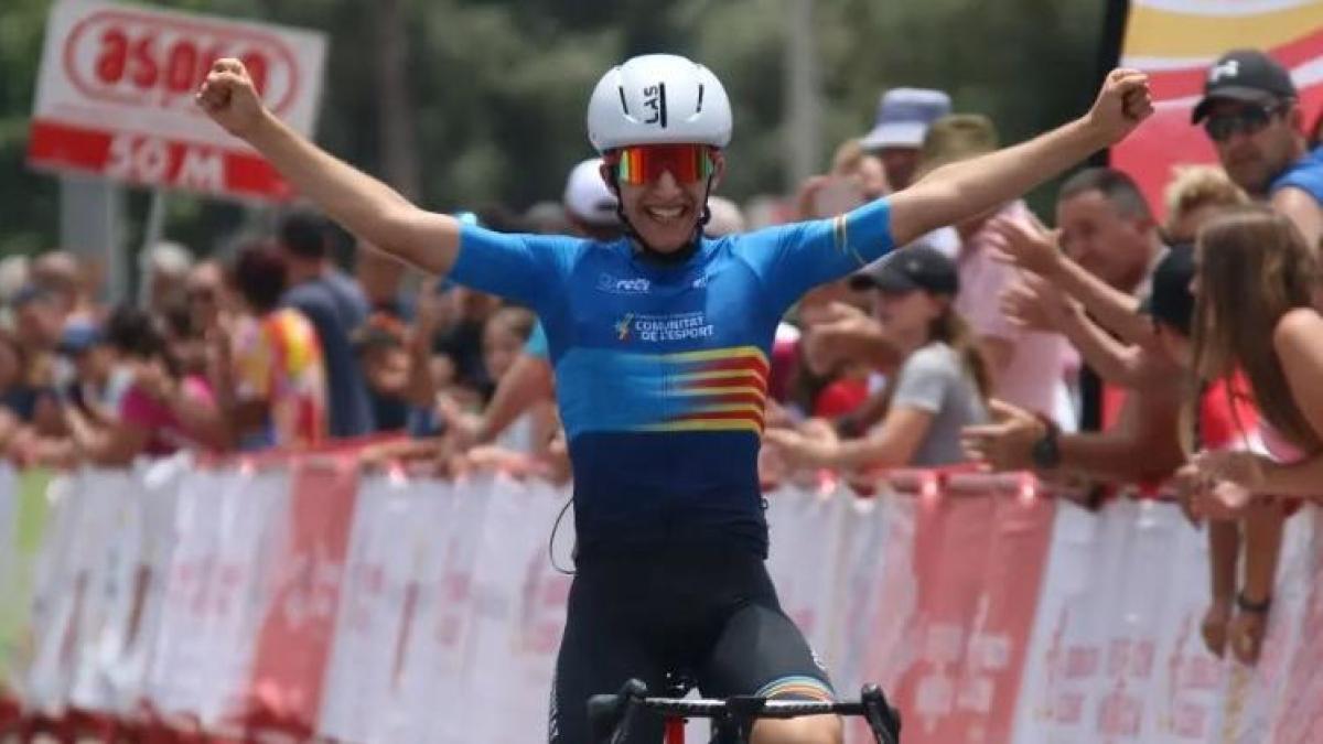 Andrés Iniesta ya tiene su equipo filial de ciclismo, el nuevo NSN Devo Team