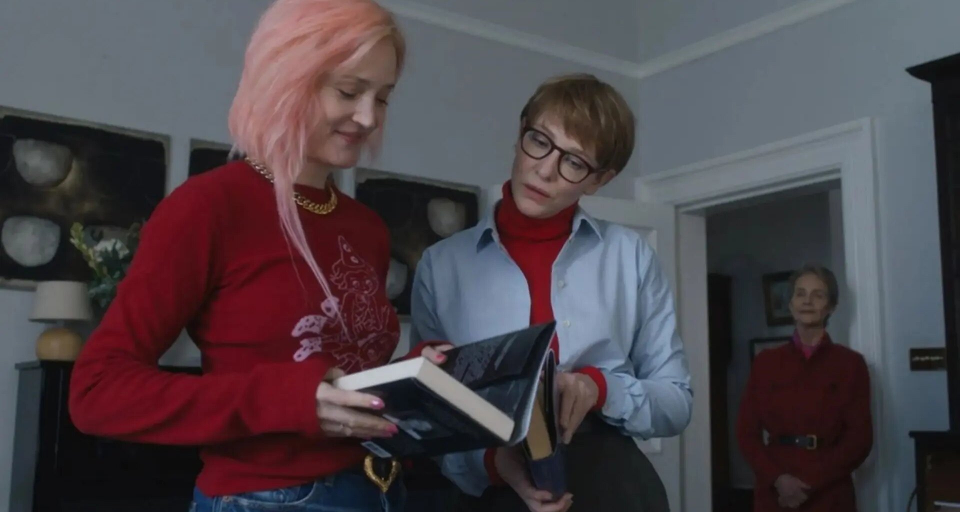 Crítica de Father Mother Sister Brother, una dramedia familiar que no está hecha para todo el mundo