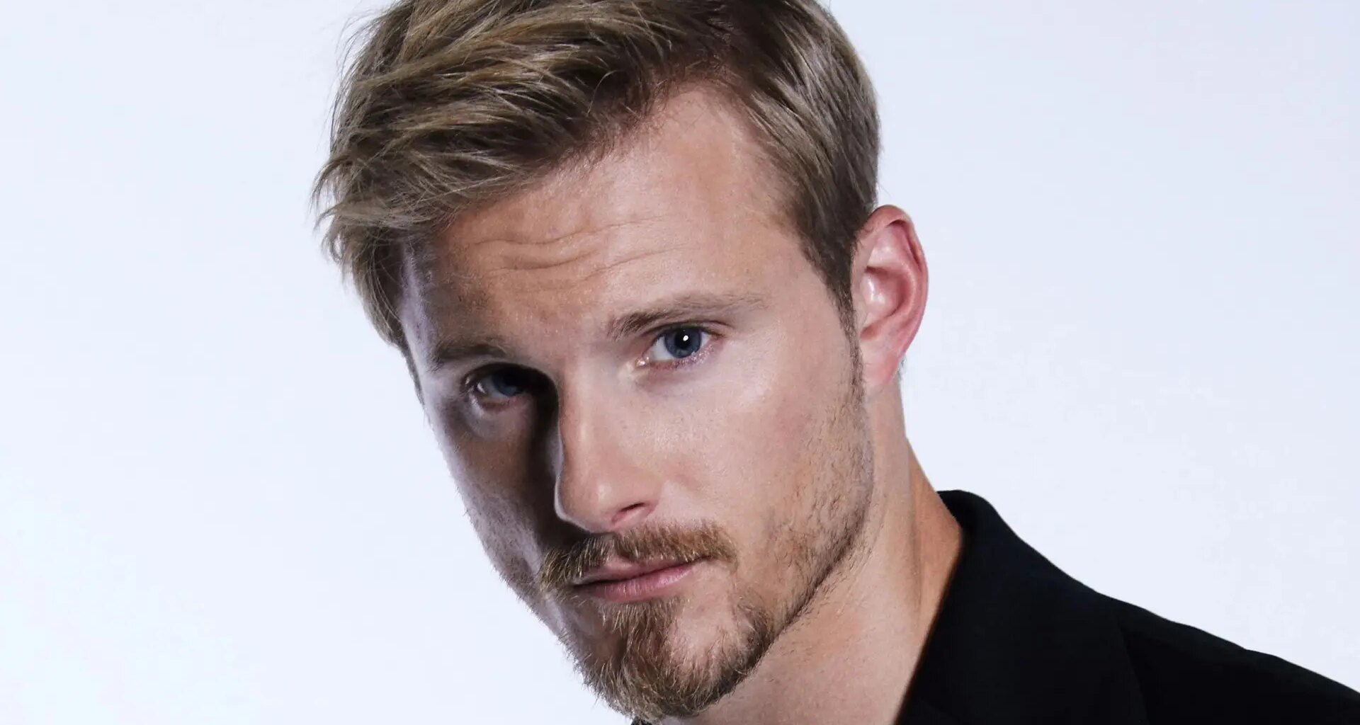 no es la villana de Harry Potter sino el villano de Los juegos del hambre