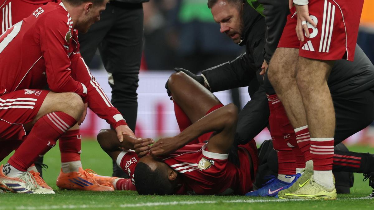 El gafe de Isak este año es digno de estudio: anota y se lesiona...¿de gravedad? - Mundo Deportivo