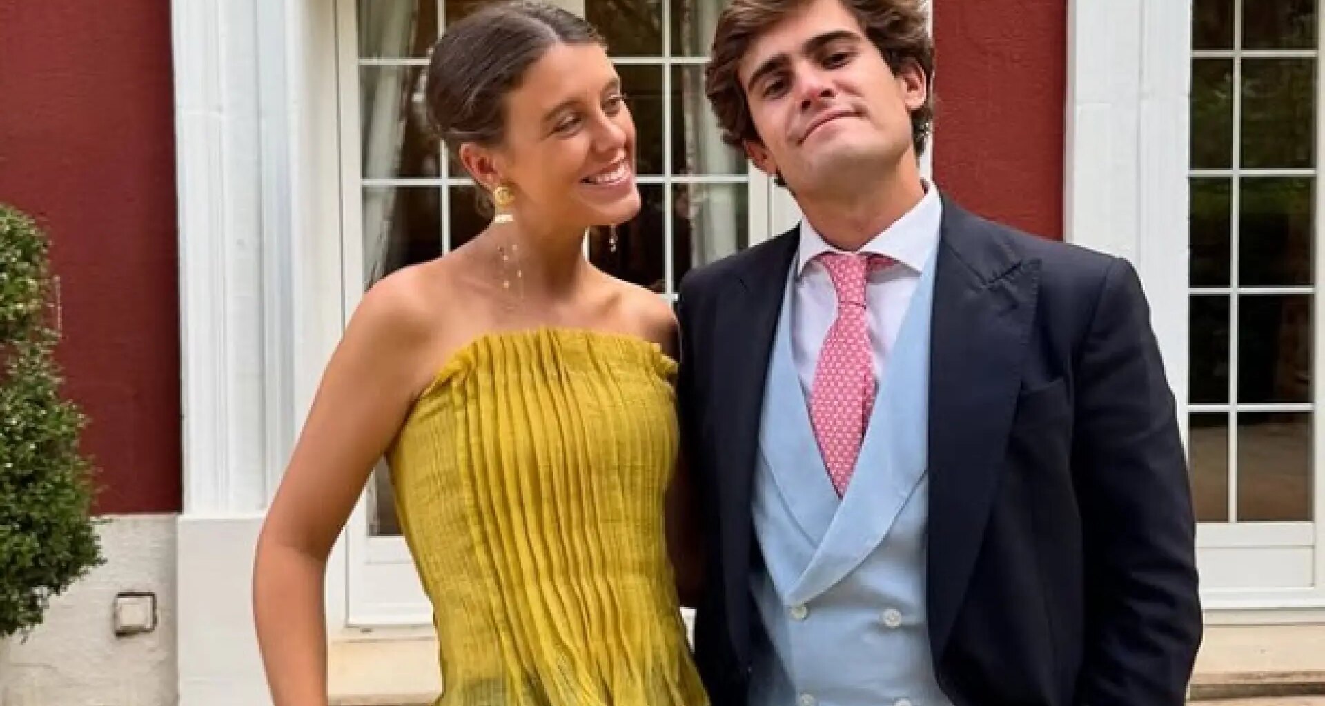 Muere repentinamente el novio de la 'influencer' Manuela Ochoa, días después de comprometerse: "No tiene explicación"
