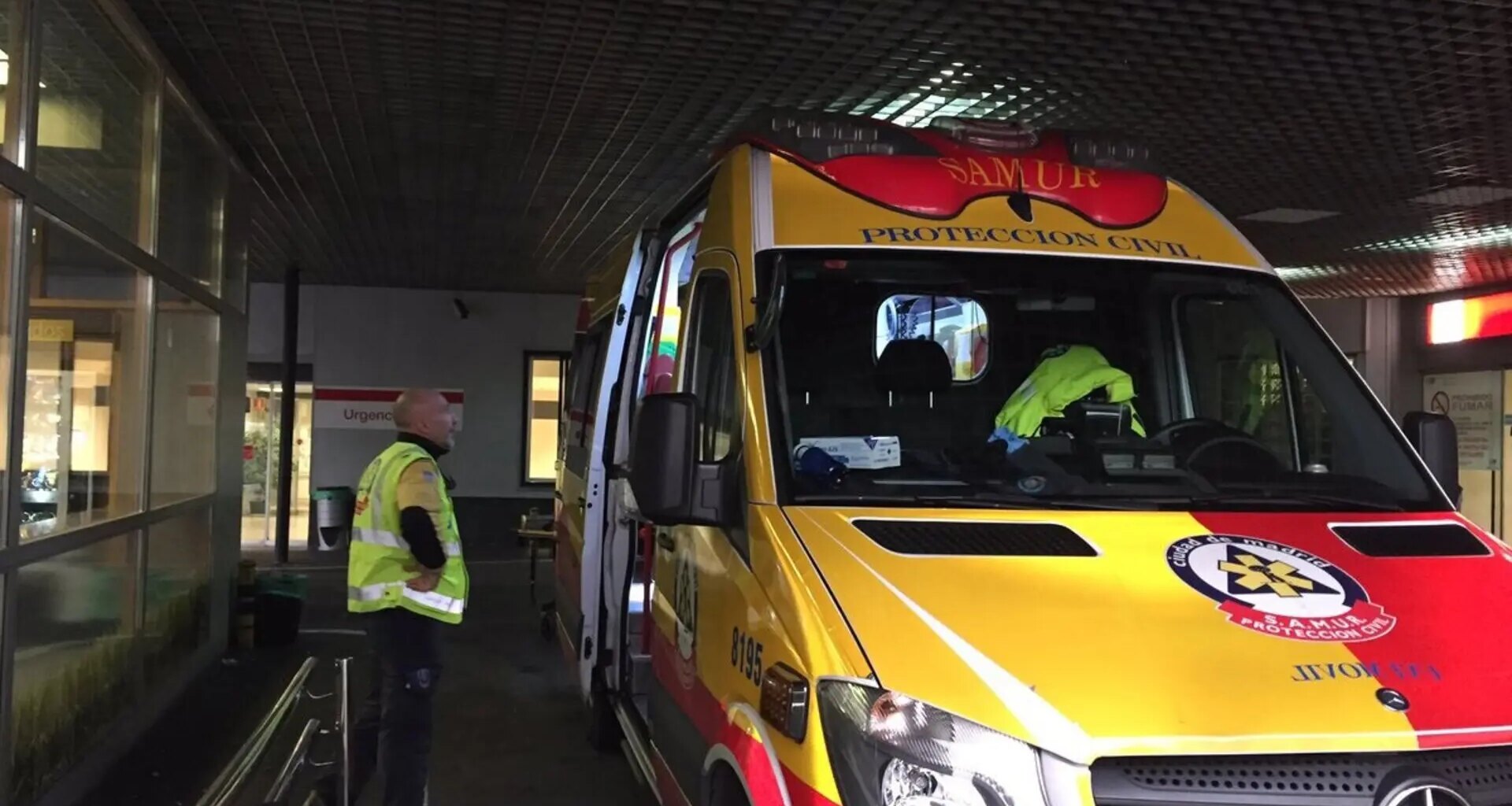 un joven de 17 años y un hombre de 63