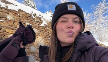 Bea Gimeno y Nacho Aragón disfrutan de su primera escapada a la nieve con el pequeño Pelayo