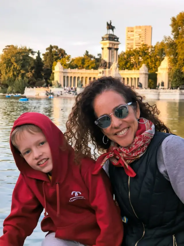 Mirelis Morales con su hijo