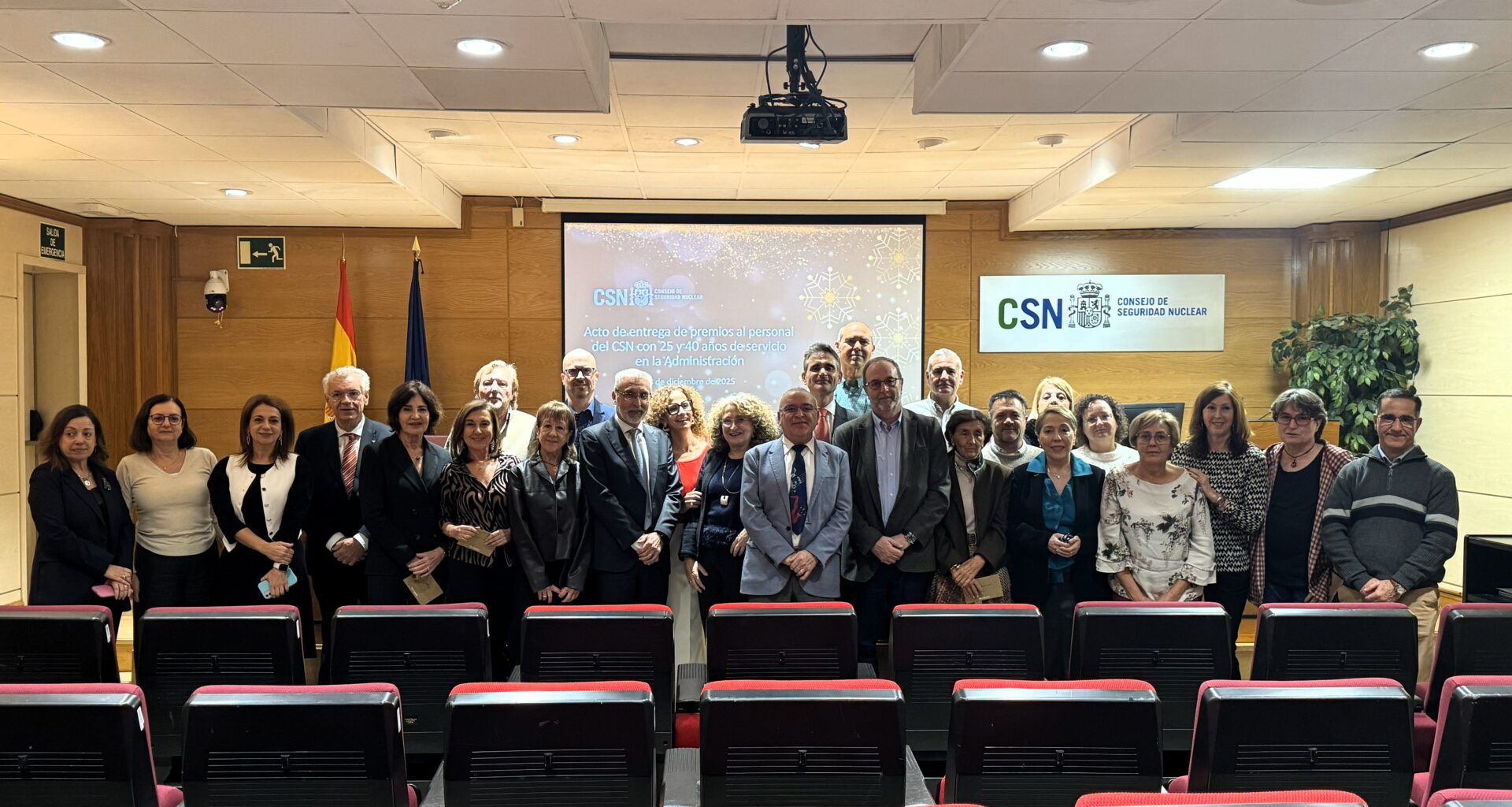 El CSN rinde homenaje a su personal por 25 y 40 años de compromiso con la seguridad nuclear y la protección radiológica - 2025