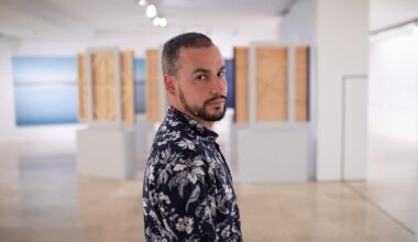 El pintor Diego Benéitez en su última exposición en Zamora