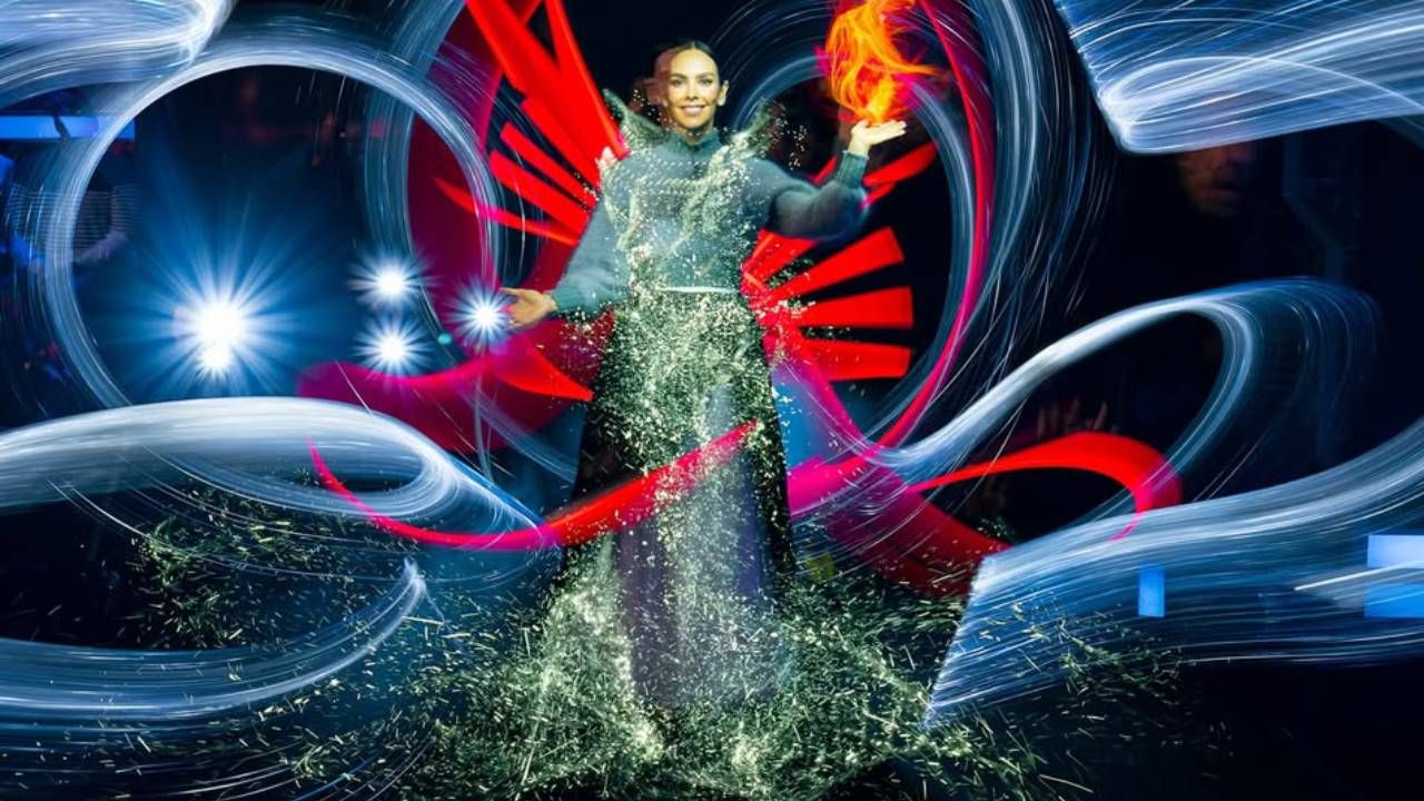 El asturiano Frodo DKL diseña un espectacular vestido para Cristina Pedroche en «El Hormiguero» - La Voz de Asturias