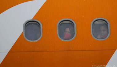 Aerolínea colombiana Satena suspende vuelos a Venezuela – DW – 04/12/2025