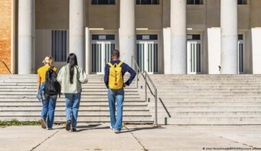 Reino Unido se volverá a unir al programa de becas Erasmus – DW – 17/12/2025