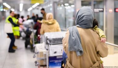 Suspensión de asilo durará "mucho tiempo", advierte Trump – DW – 01/12/2025