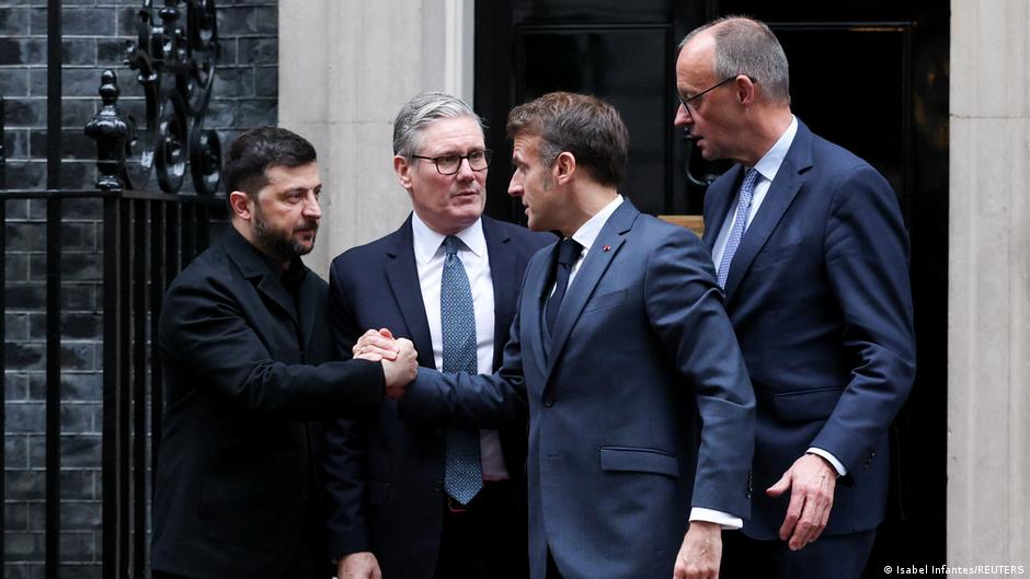 Alemania, Reino Unido y Francia respaldan a Zelenski – DW – 08/12/2025