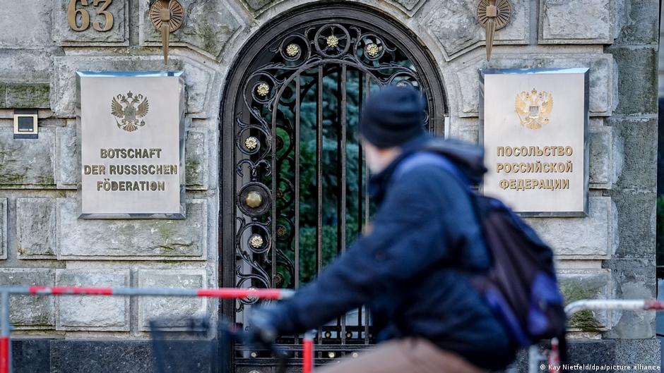 Alemania convoca a embajador ruso por importante ciberataque – DW – 12/12/2025