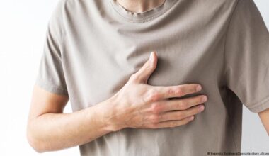 Infarto nocturno causa menos daño cardíaco, revela estudio – DW – 18/12/2025