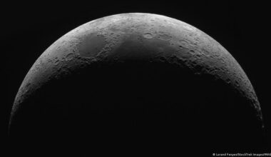 Un objeto desconocido impactó la cara oculta de la Luna – DW – 19/12/2025