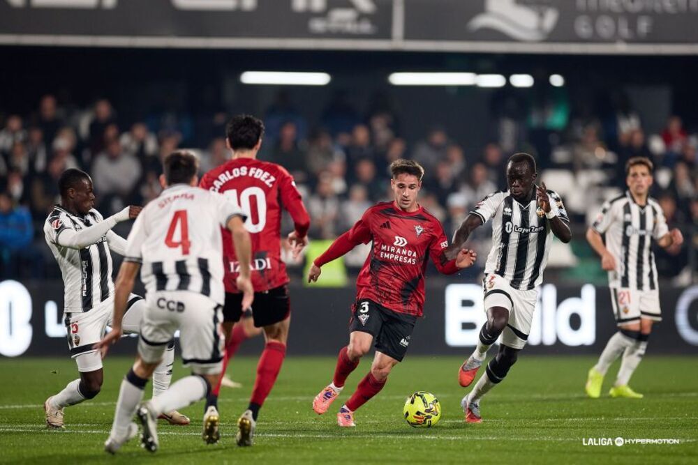 El Mirandés sucumbe en la segunda parte ante el Castellón
