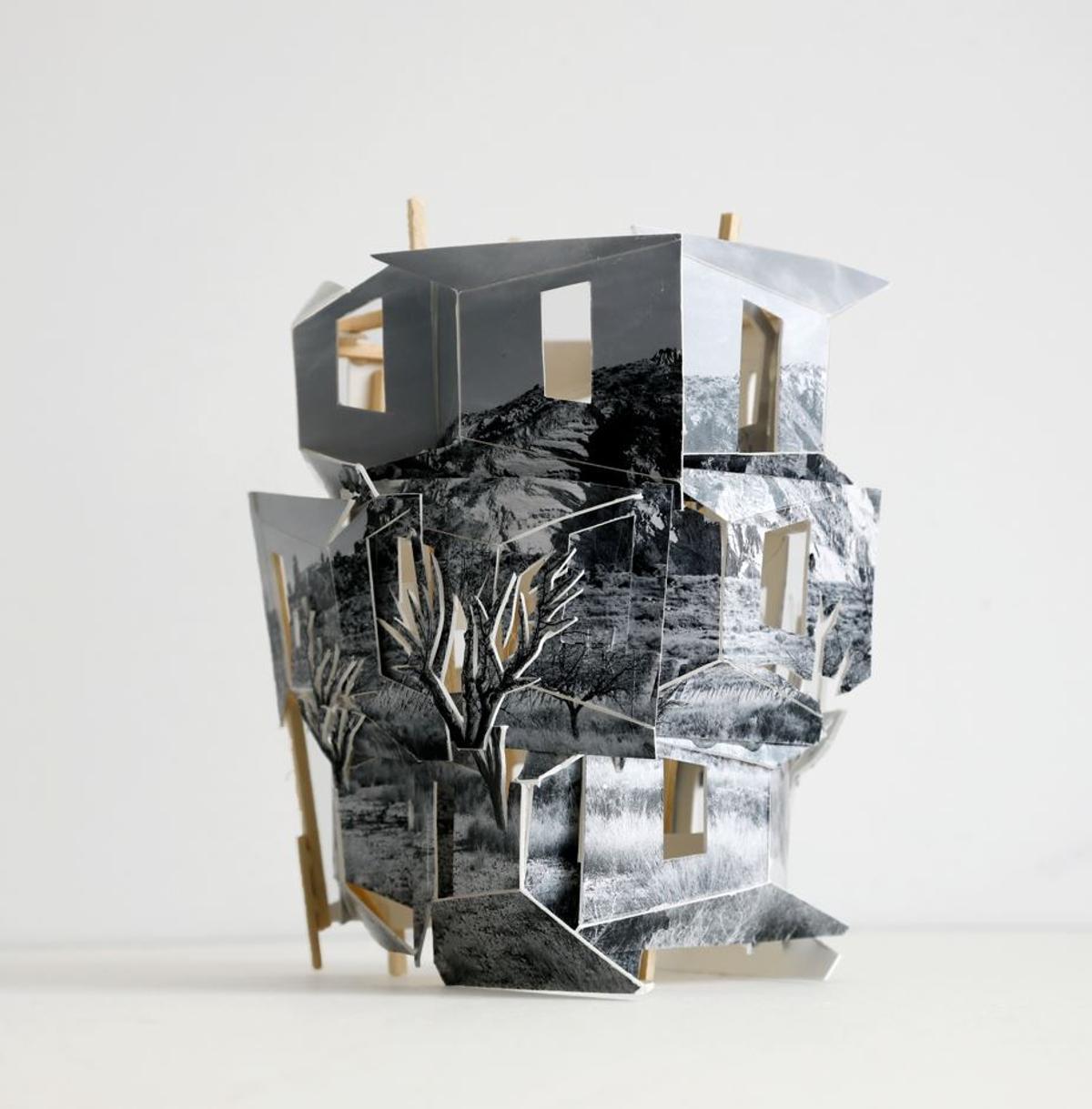 Una de las esculturas de Isidro Blasco