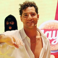 David Bisbal vs. Rosanna Zanetti: la tortilla de patata ‘enfrenta’ a una de las parejas de moda 