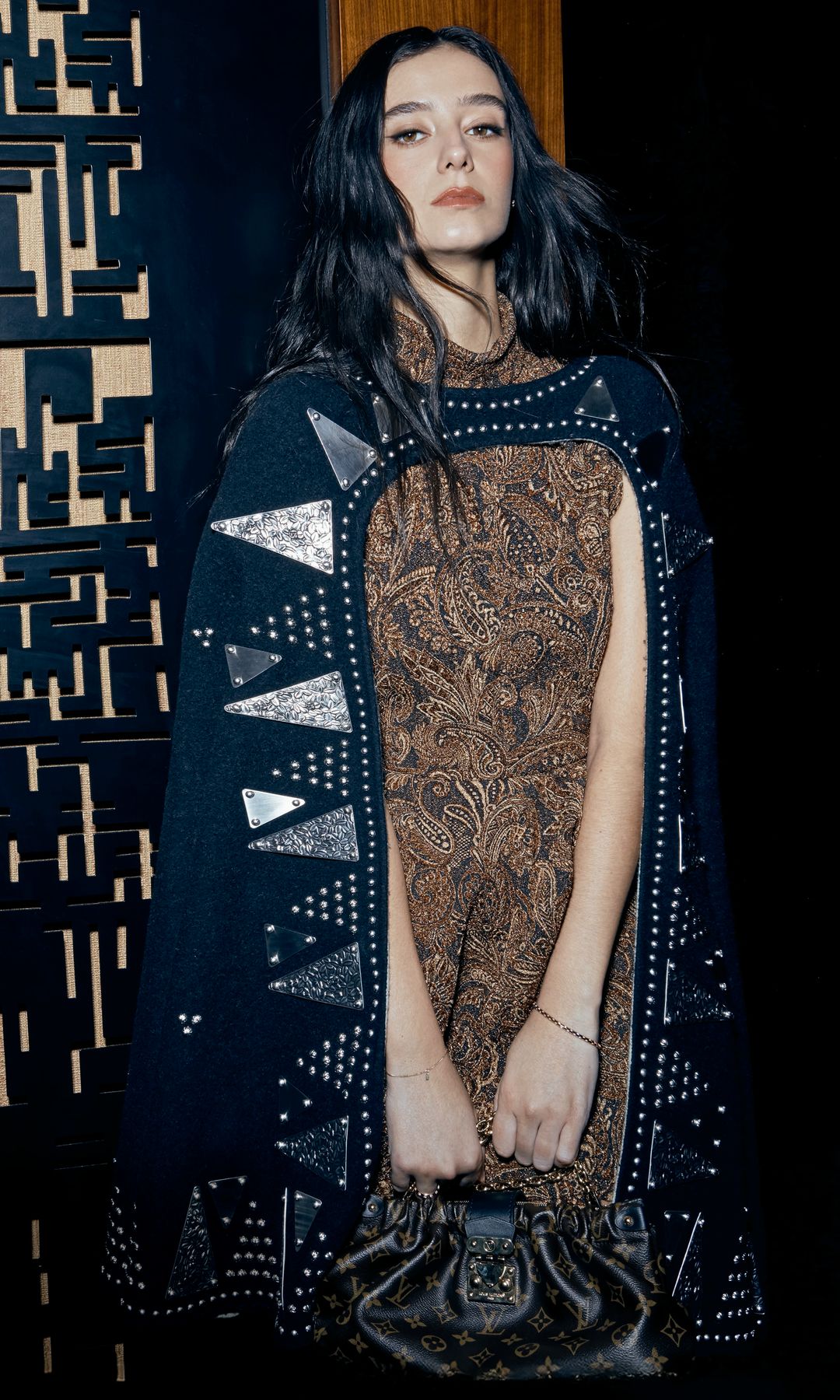 Victoria de Marichalar posando con la colección Resort 2026 de Louis Vuitton