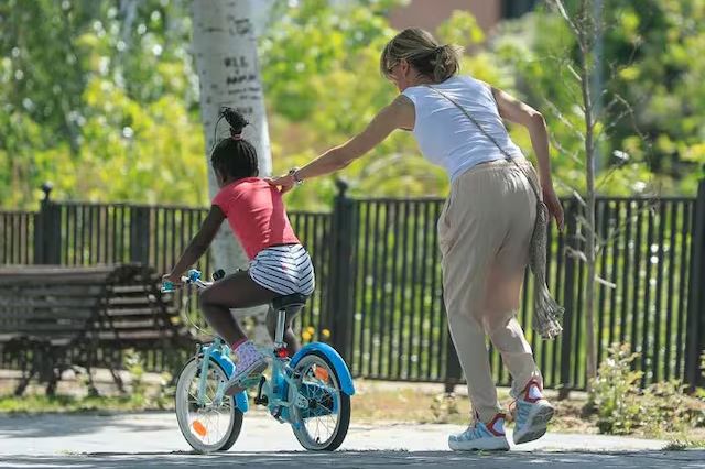 La presentadora de 'Espejo Público' con su hija pequeña, Dorcette