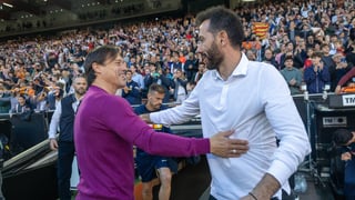 Carlos Corberán señala a Cuadra Fernández y al VAR por no pitar penalti a Hugo Duro en el Valencia - Sevilla: "Se lleva un golpe en la nariz"