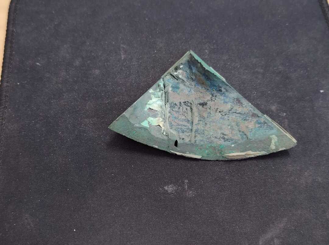 Encuentran un fragmento de la escultura de 'Las Nadadoras'