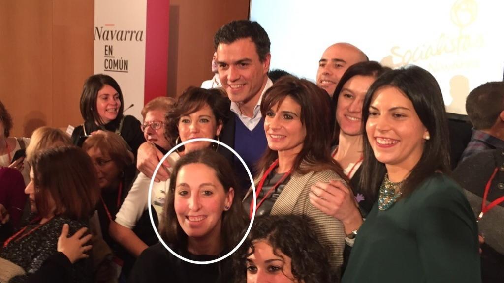 Patricia Úriz, en el centro de la imagen, en un acto con Pedro Sánchez en 2016
