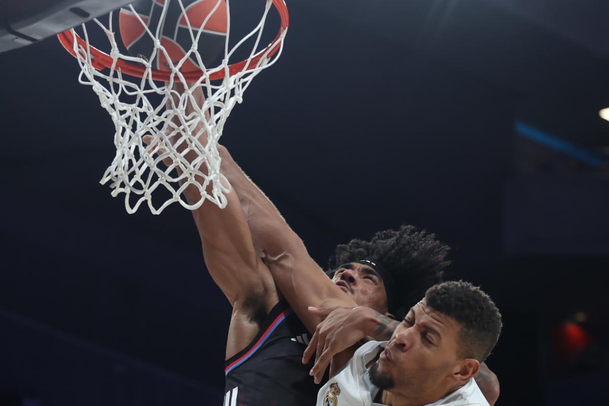 Jared Rhoden hizo el mate de la jornada ante Tavares