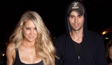 Enrique Iglesias y Anna Kournikova, padres por cuarta vez, presentan a su bebé
