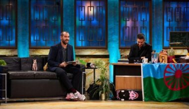 Jorge Ponce saca la ikurriña en &quot;La Revuelta&quot; y bromea con las palabras de Ayuso sobre el asalto de ETA a Navarra