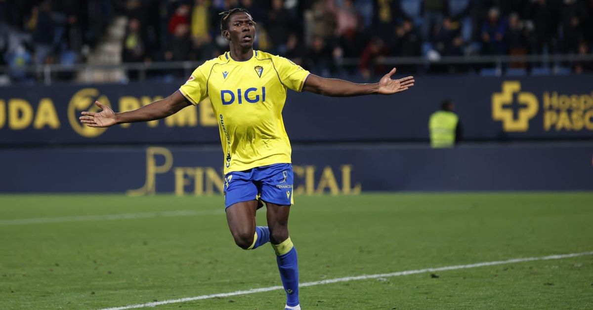 El Cádiz CF tiñe la Navidad de amarillo (2-0)