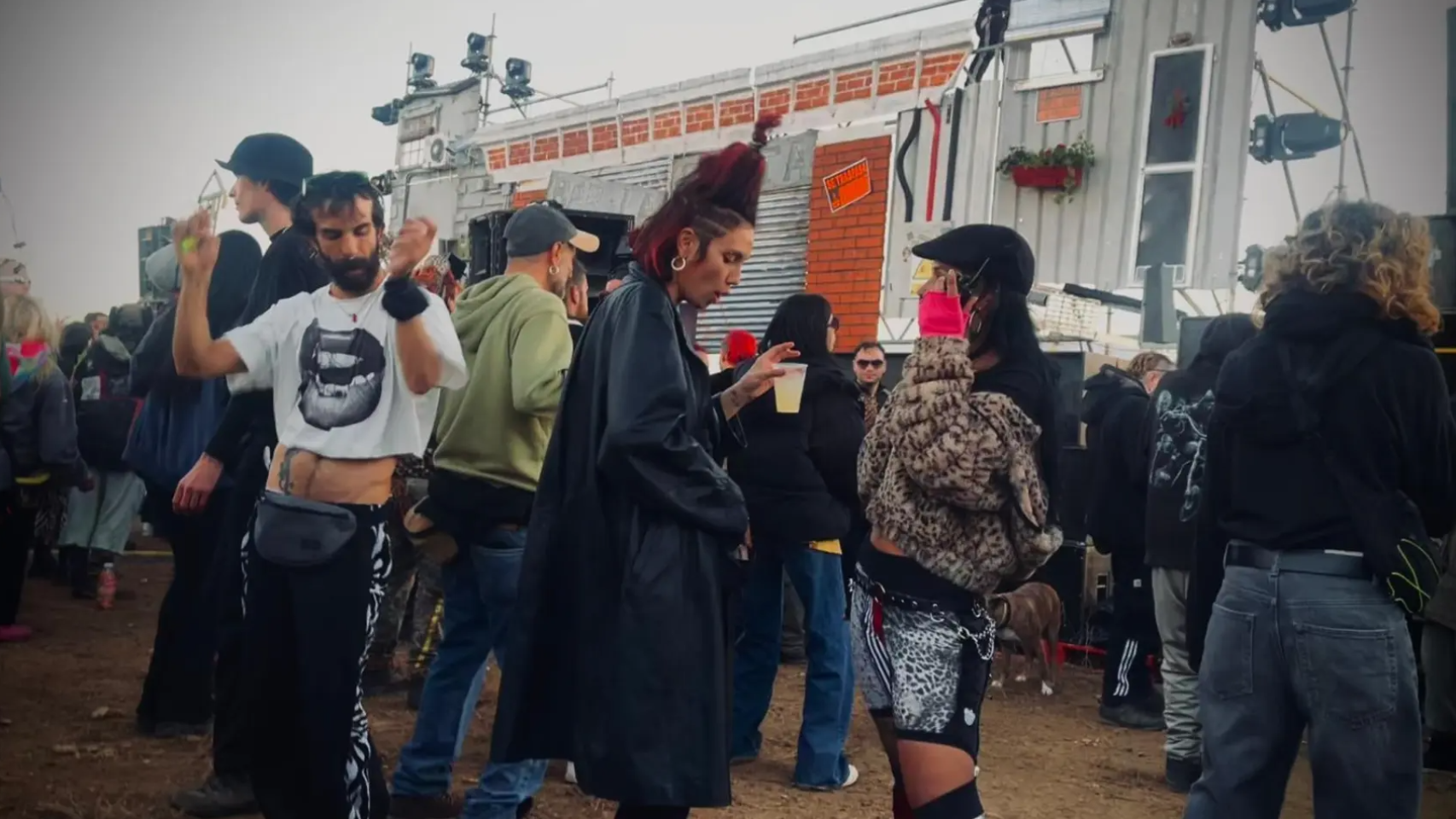 La Guardia Civil frustra una rave ilegal cerca de Hellín con 1.000 vehículos llegados desde Francia o Dinamarca