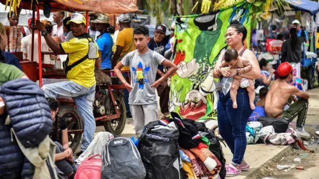 Migrantes en Necoclí, Colombia, en octubre de 2022.