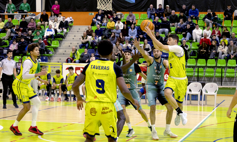 El Hotel 4Postes se levanta de nuevo ante el Ulacia ZKE (76-81)