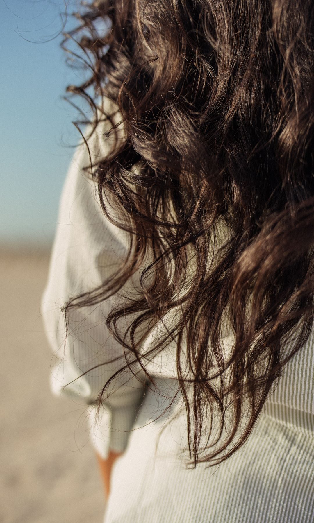 Pelo largo y puntas abiertas