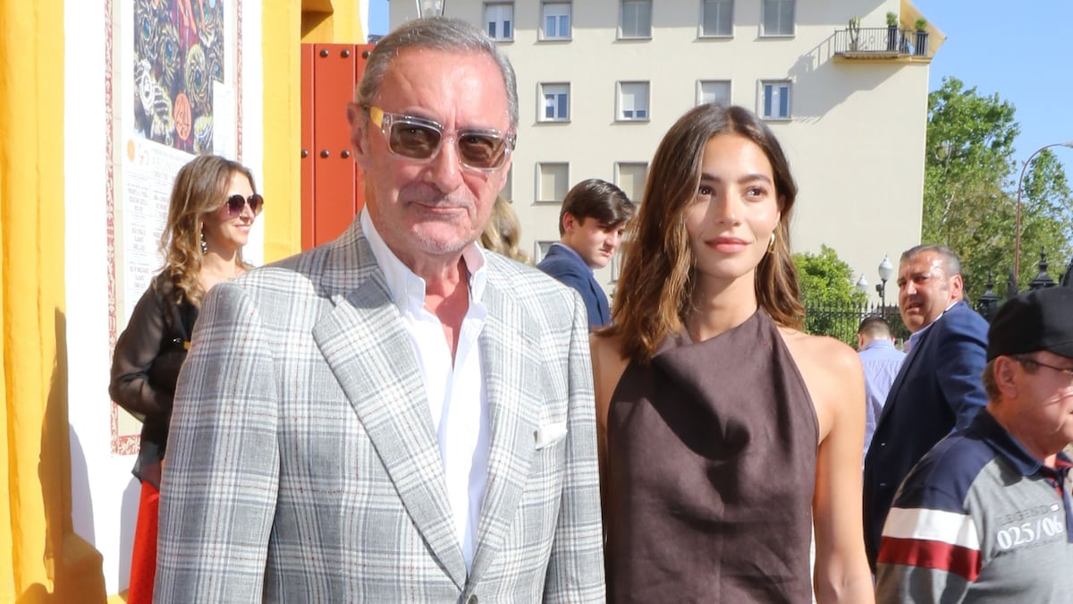 Carlos Herrera recibe un premio muy especial acompañado de su hija Rocío Crusset, a punto de convertirse en abuelo