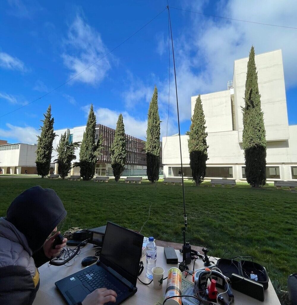 El radioclub de la ETSIT de Valladolid este martes