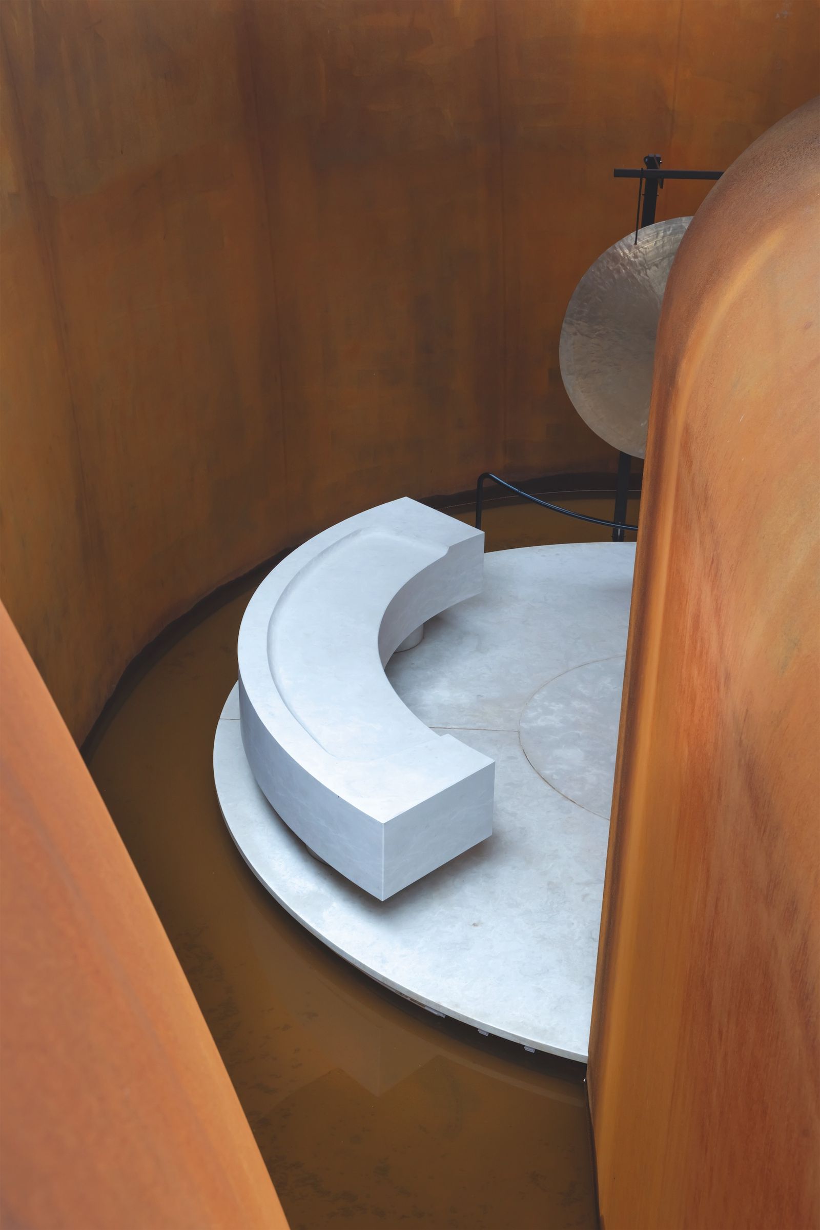 Interior del nuevo pabellón en el campus de Vitra