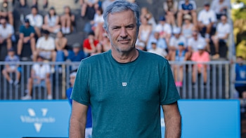 Javier Frana enfrenta problemas para