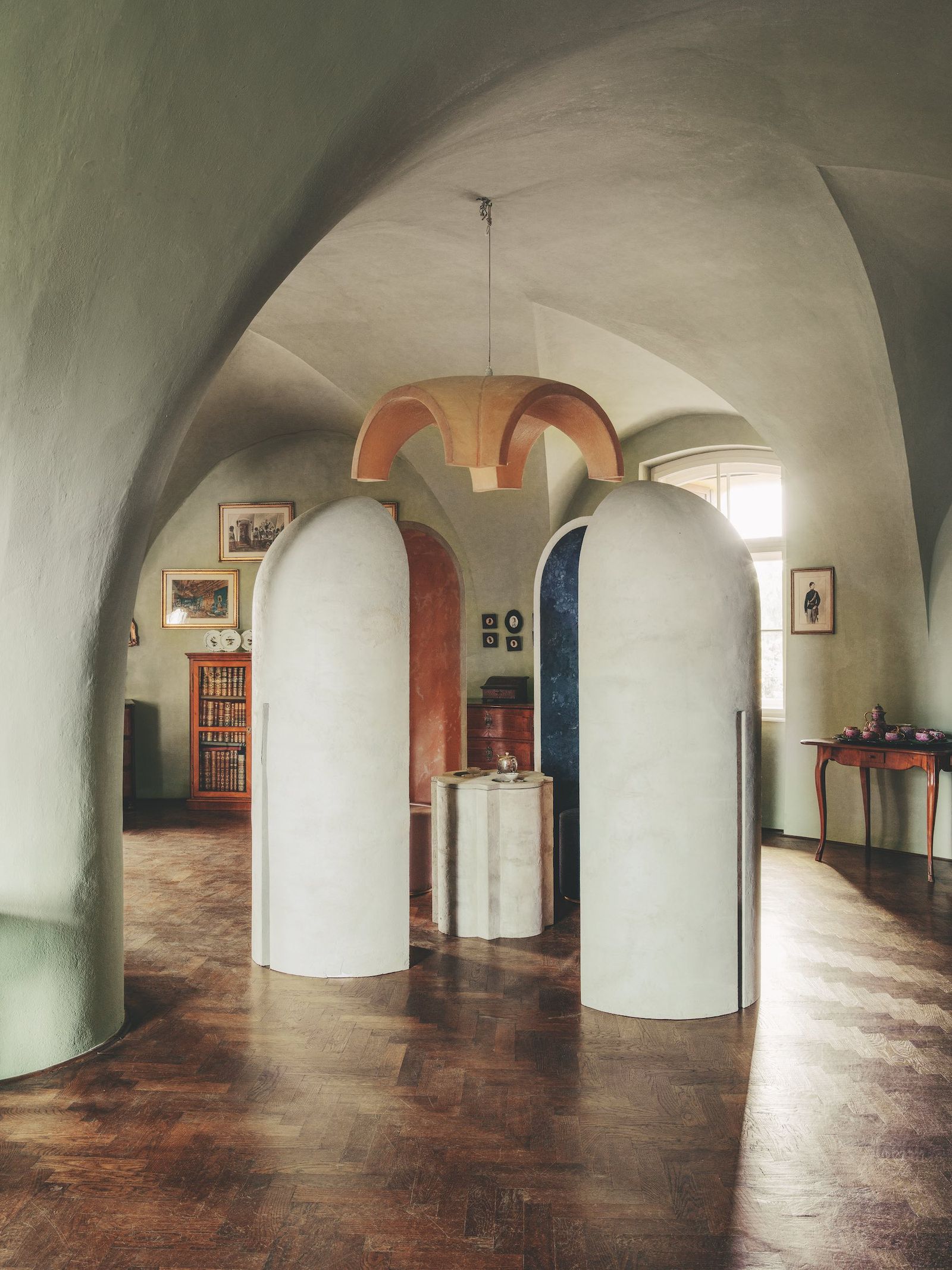 Palacio austriaco con piezas de diseño contemporneo