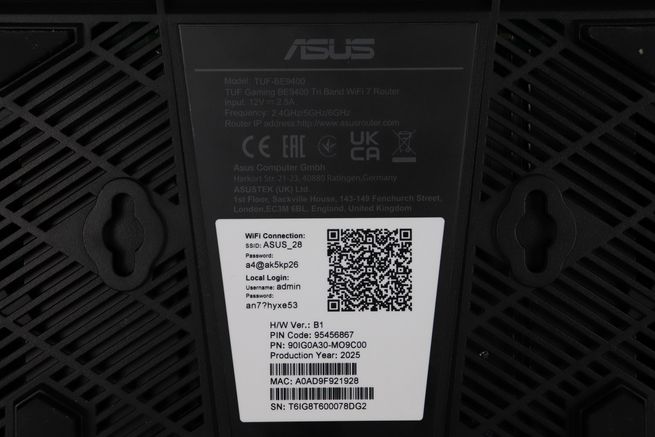 Pegatina del router gaming ASUS TUF-BE9400 en detalle.