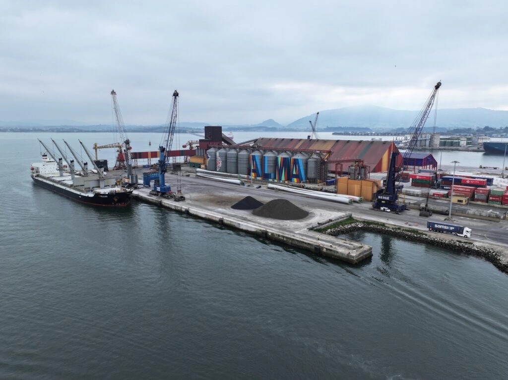 Puerto de Santander, donde se encuentra la instalación de arte urbano