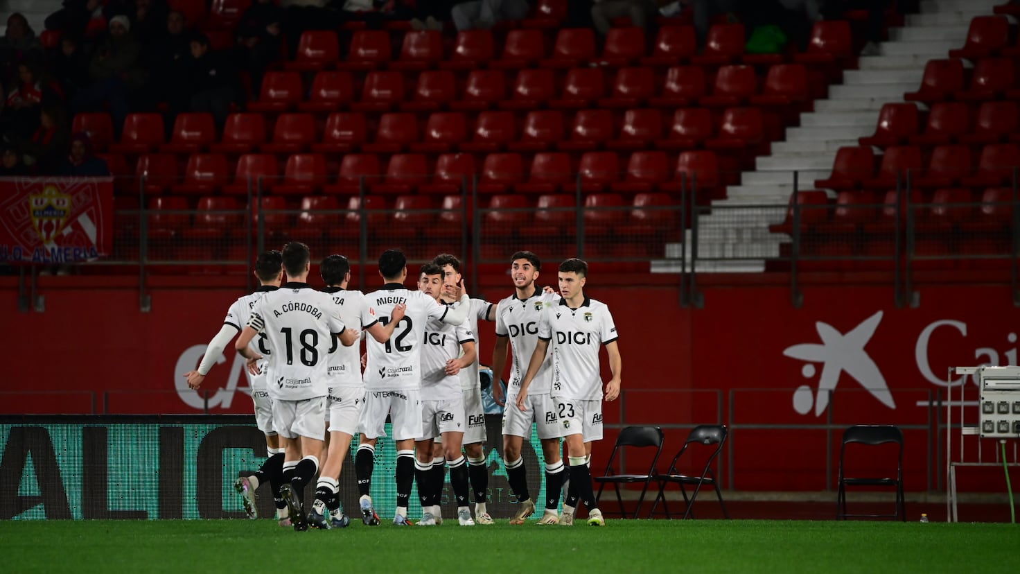 El Burgos desactiva y frustra al Almería